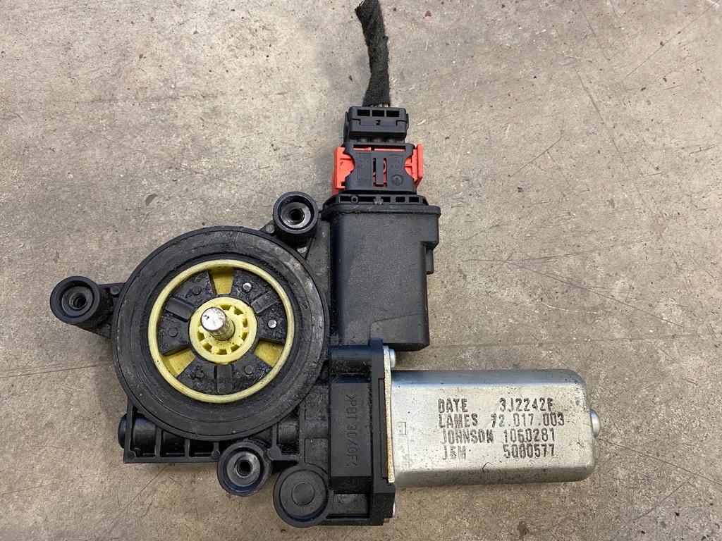 Rozpredam nahradne diely opel corsa D - 19