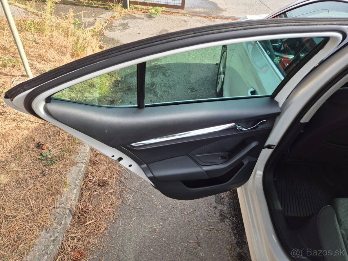 Predám Škoda Octavia 2.0 TDI SCR Style - 19