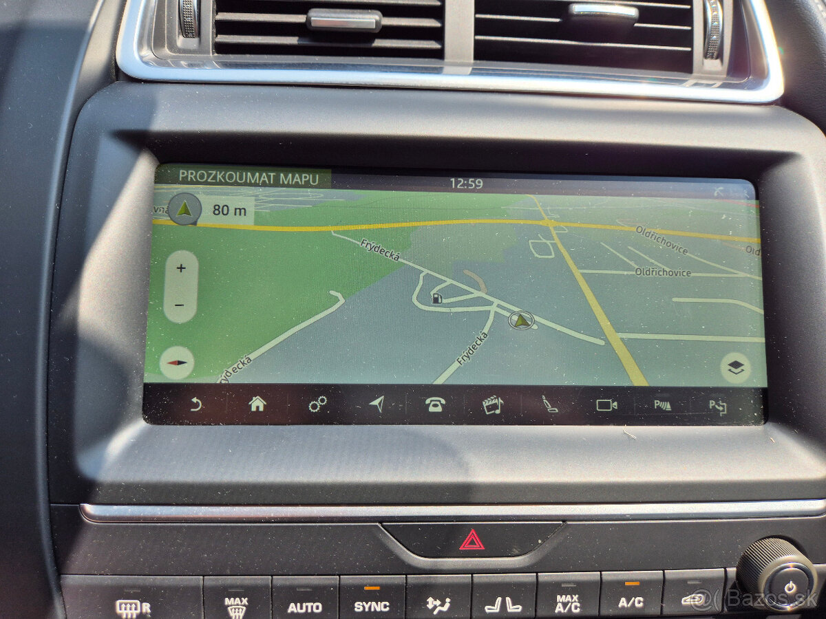 Jaguar E-Pace 2,0Ti P250 184Kw R-Dynamic Led 499.999Kč - 19