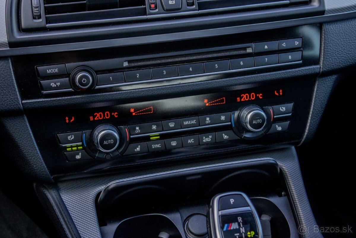 BMW Rad 5 M550d xDrive / HEADUP / PANO / ACC - 19