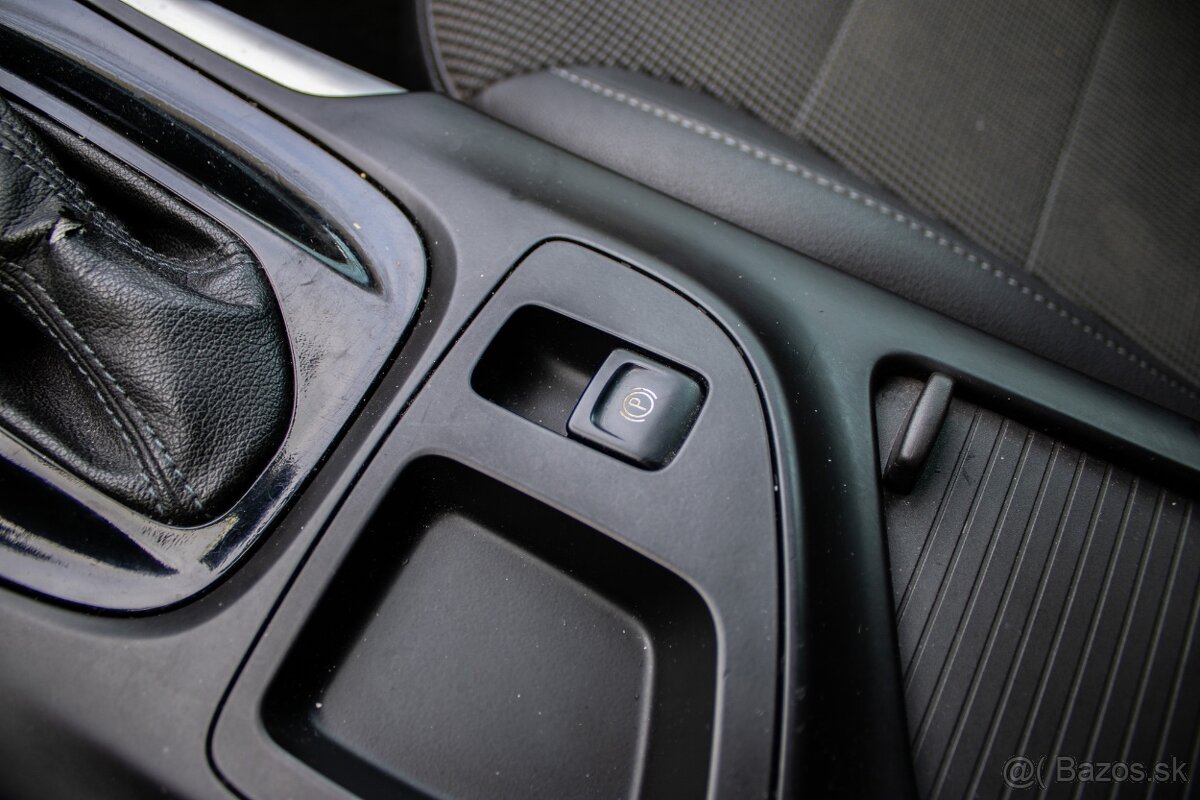 Opel Insignia ST 2.0 CDTI - 19