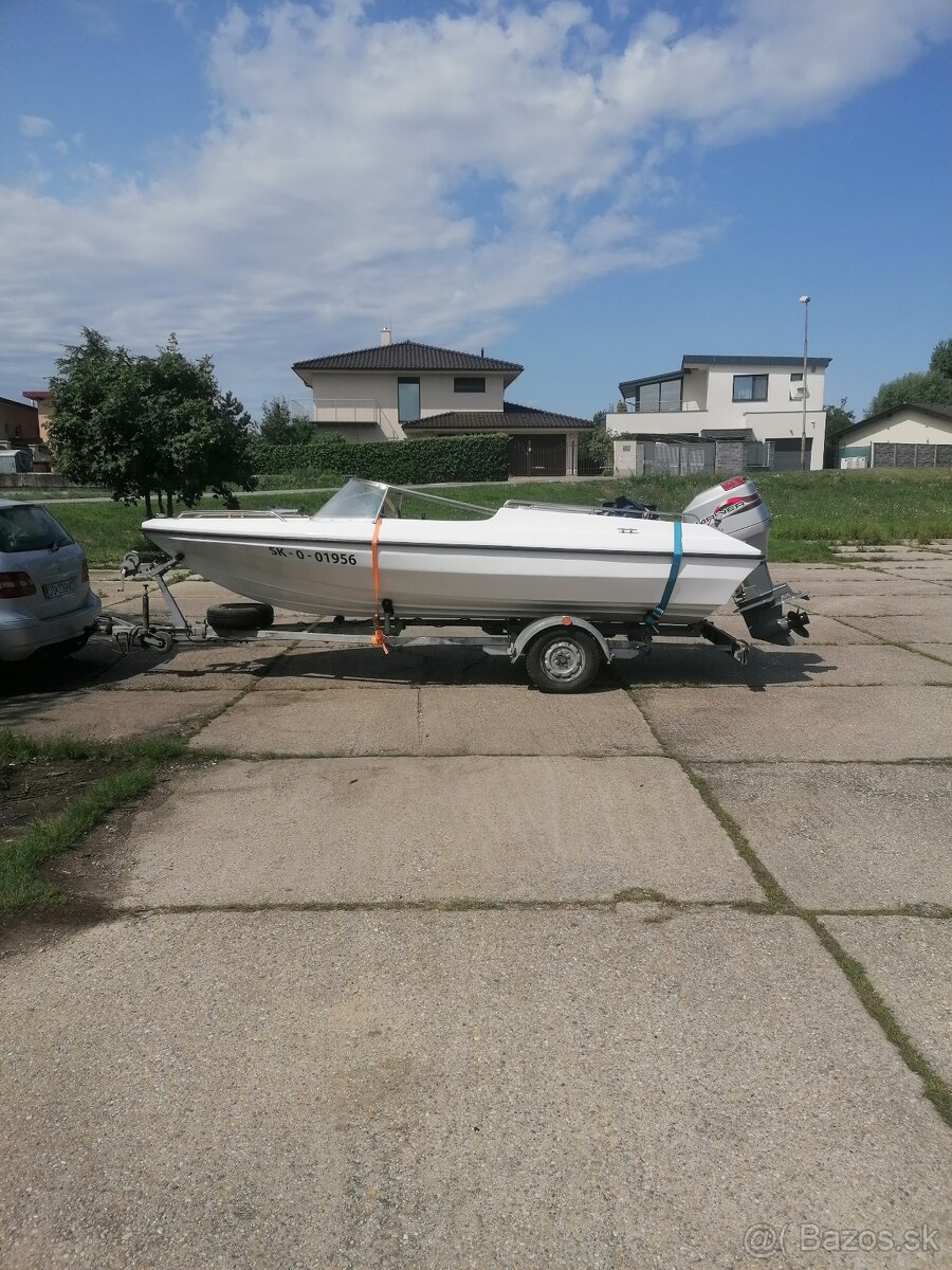 Predam motorovy čln Glastron - 19