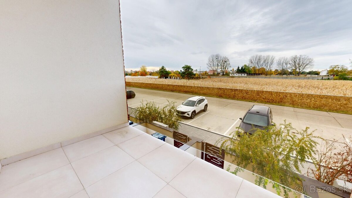 REZERVOVANÉ PINK Reality Na prenájom moderný 3-izbový byt v - 19