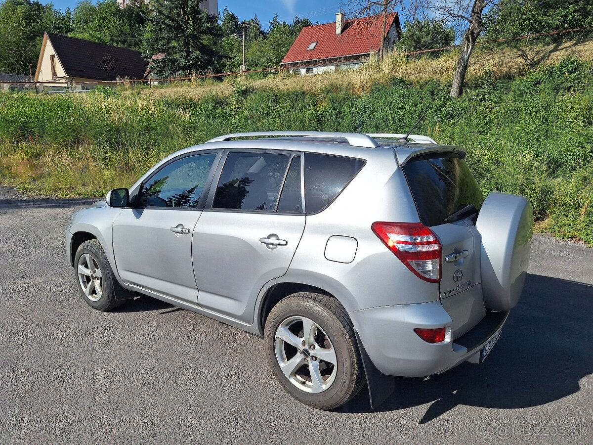 Toyota RAV4 2.2 D-4D 110kW 4x4 - 19