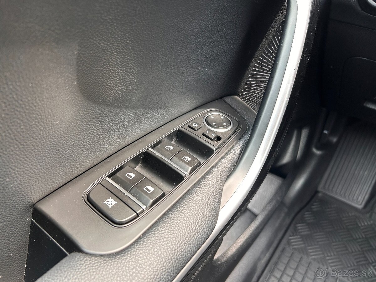 KIA CEED SW 1,5 T-GDi 118kW MT6 GOLD - 19