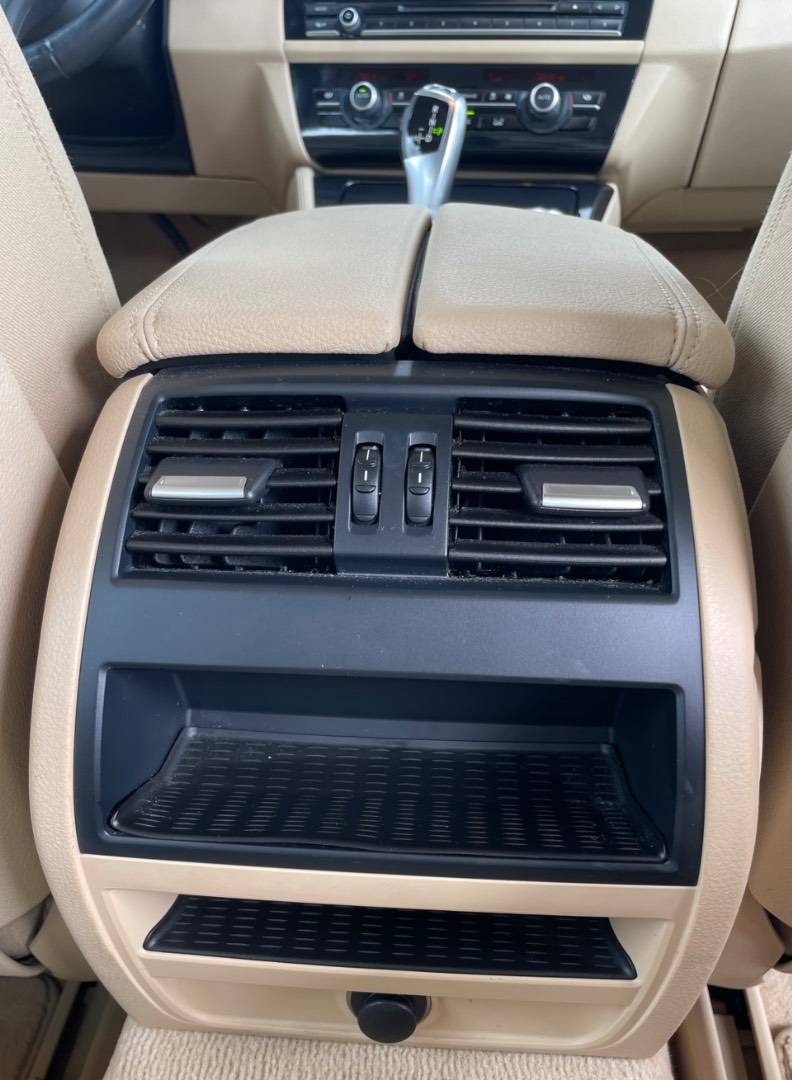 BMW 5 528i 180Kw X-drive 8A/T,kúpené v SR, 101000km - 19