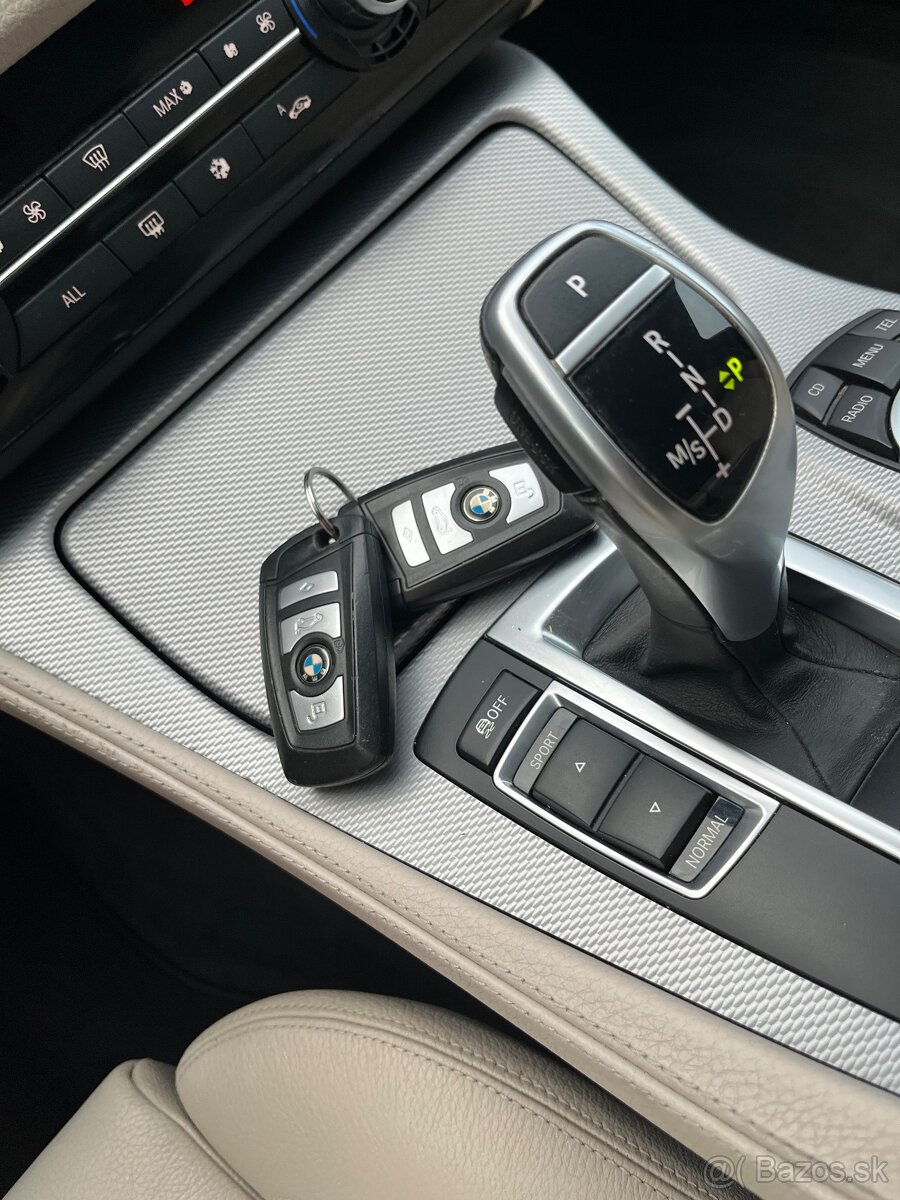 BMW Rad 5 F11 530D M-Packet = Navi, A/T, F1 Riadenie = - 19