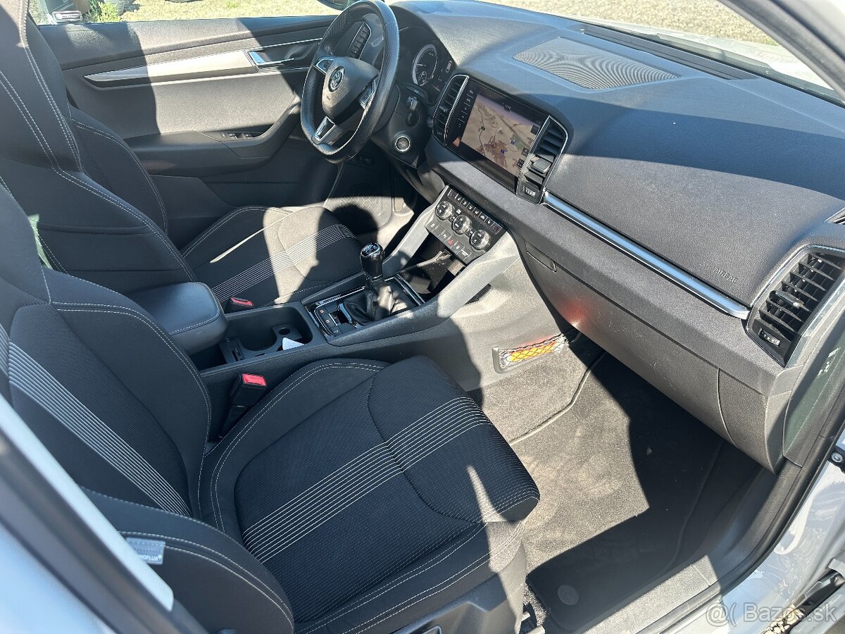 Skoda karoq interier Sportline 1.5tsi-rv:05/2019-181tis-TOP - 19