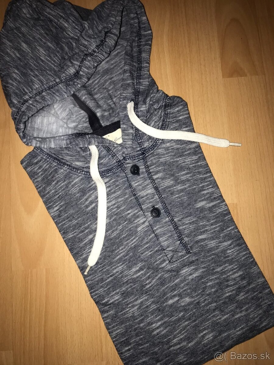 TRIČKÁ s dlhým rukávom - veľ. M - 19