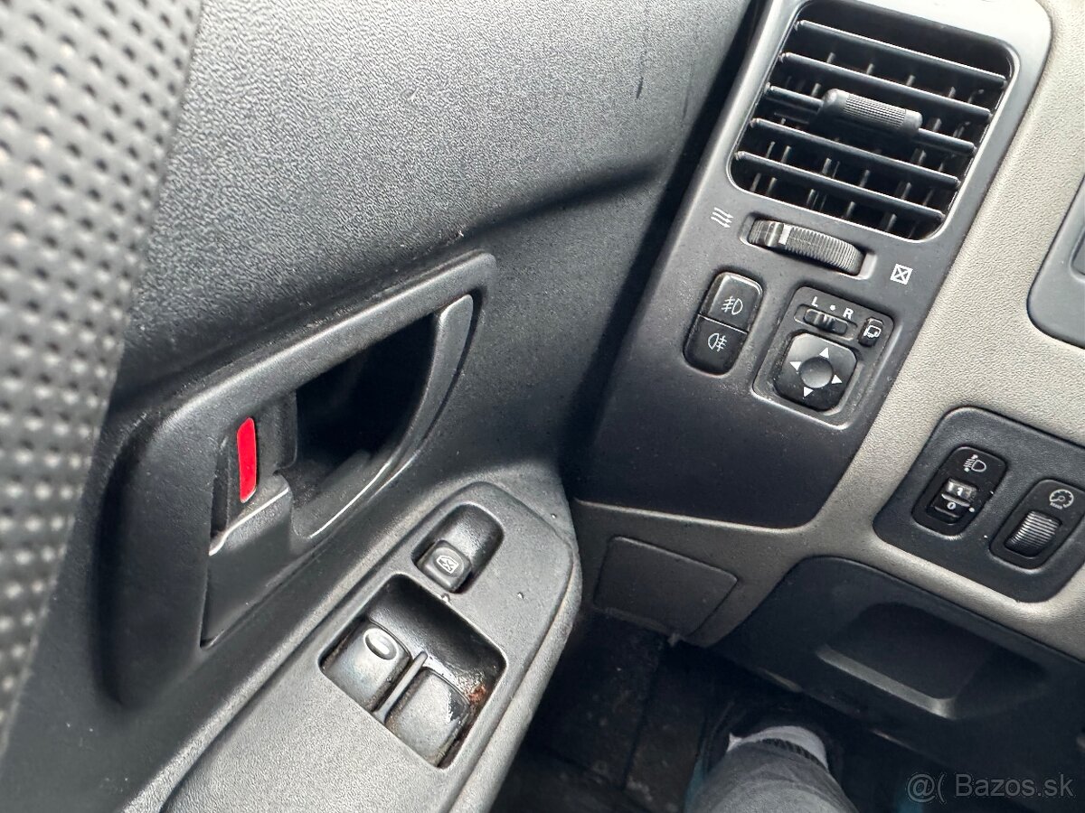 Mitsubishi Pajero 2.5 TD - 19