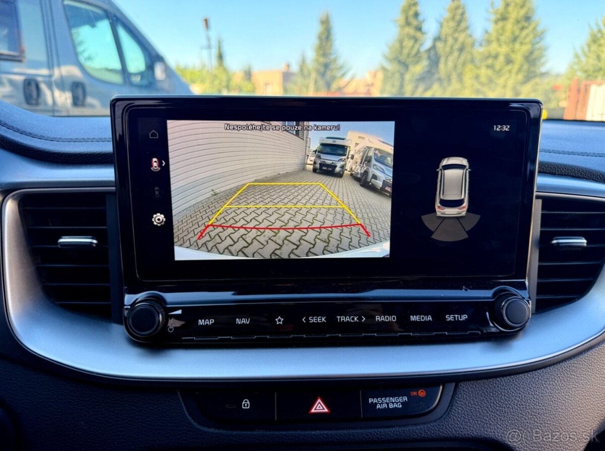 Kia Ceed 1,5 118 kw Automat ZÁRUKA - 19