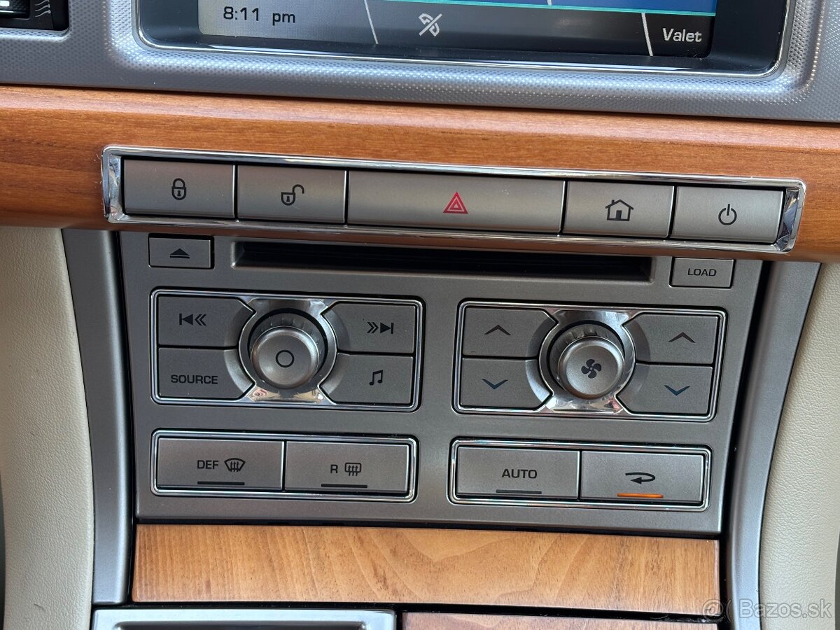 Jaguar XF 2.7D V6 Premium Luxury - 19