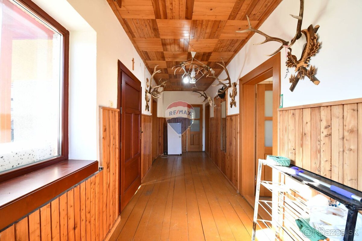 Rodinný dom s dvoma vstupmi a veľkým pozemkom (1 041 m²) – O - 19