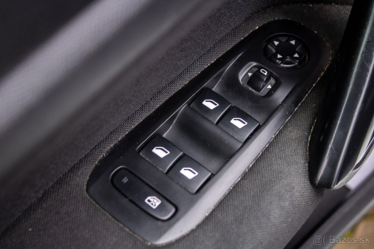 Peugeot 308 SW 1.6 BlueHDi 73kw MT/5 2016 - 19