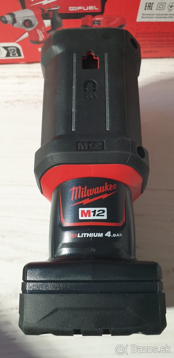 Milwaukee M12 FHAC16 - 19