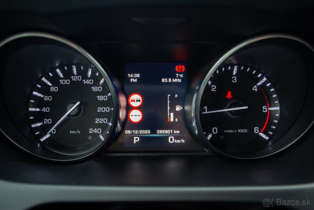 Land Rover Discovery Sport 2.0L TD4 SE AT - 19