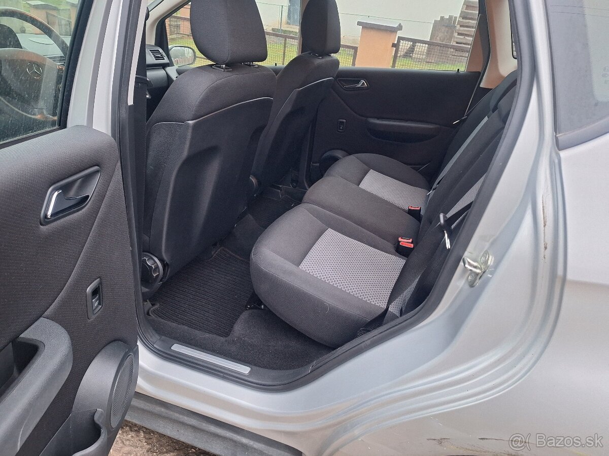 MERCEDES A 2.0 DIESEL AUTOMAT KLÍMA ŤAŽNÉ - 19