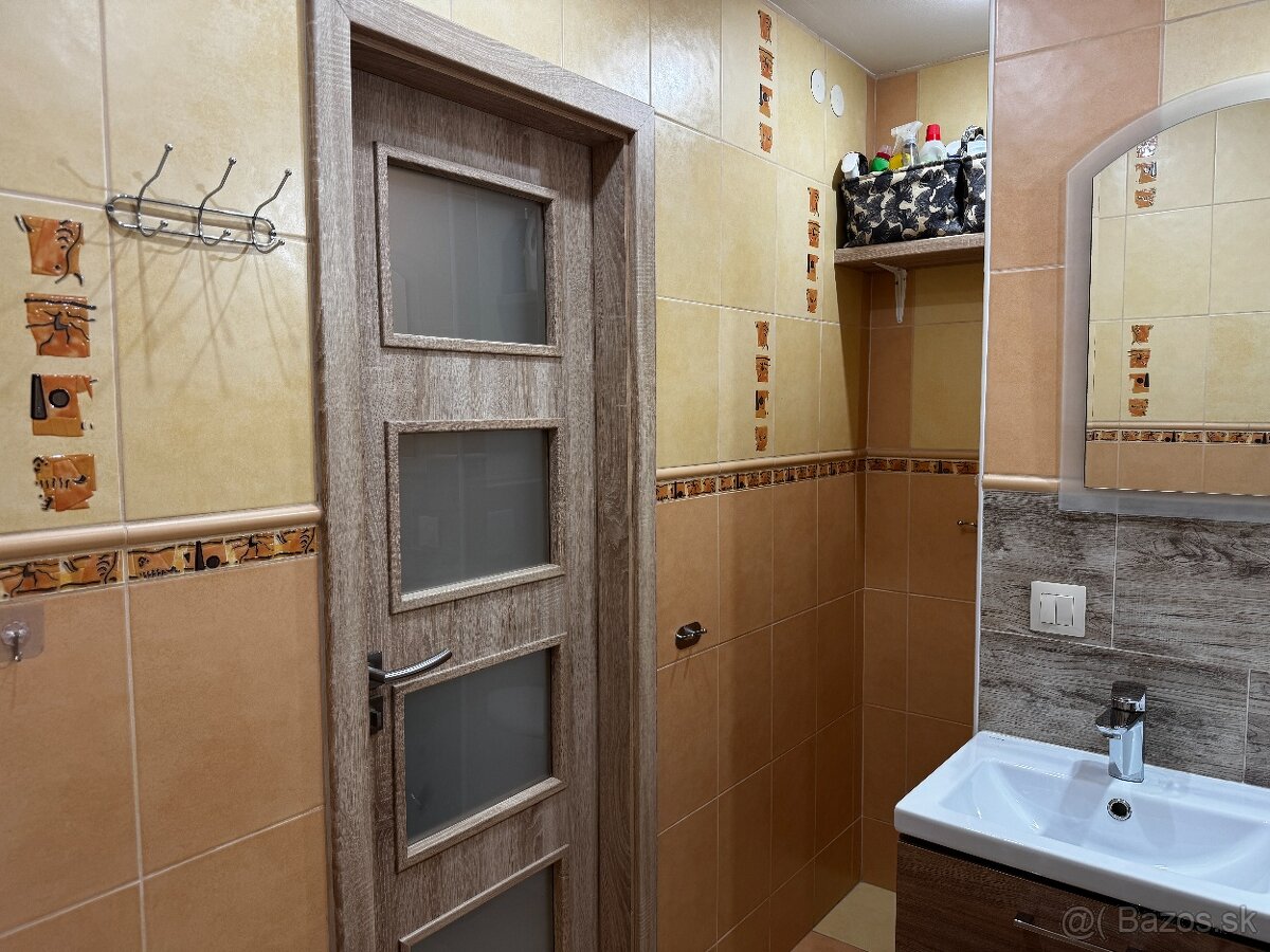 NA PREDAJ zrekonštruovaný 3-izbový byt, Kanianka, okr. PD - 19