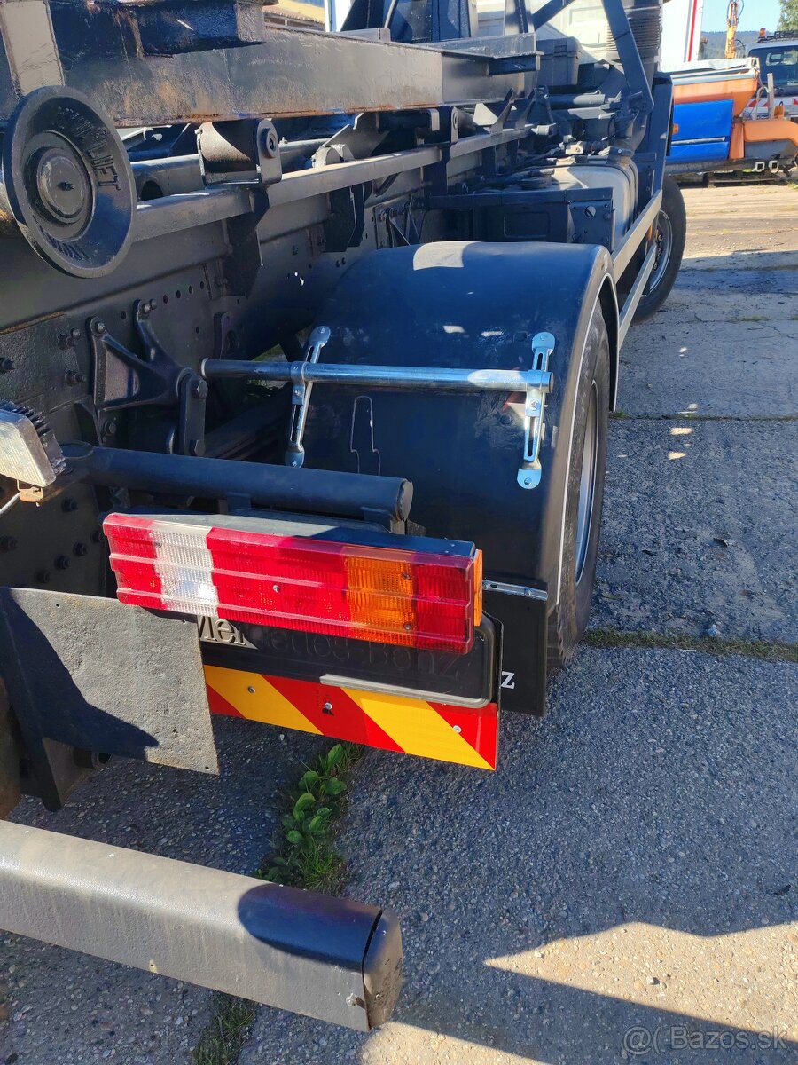 Hakovy nosic kontajnerov 4x4 MB AXOR 1833 - 19