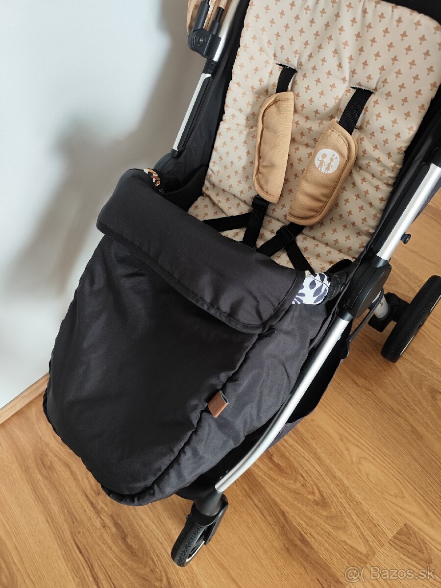 Športový kočík Petite&Mars Royal Heritage Bee - 19