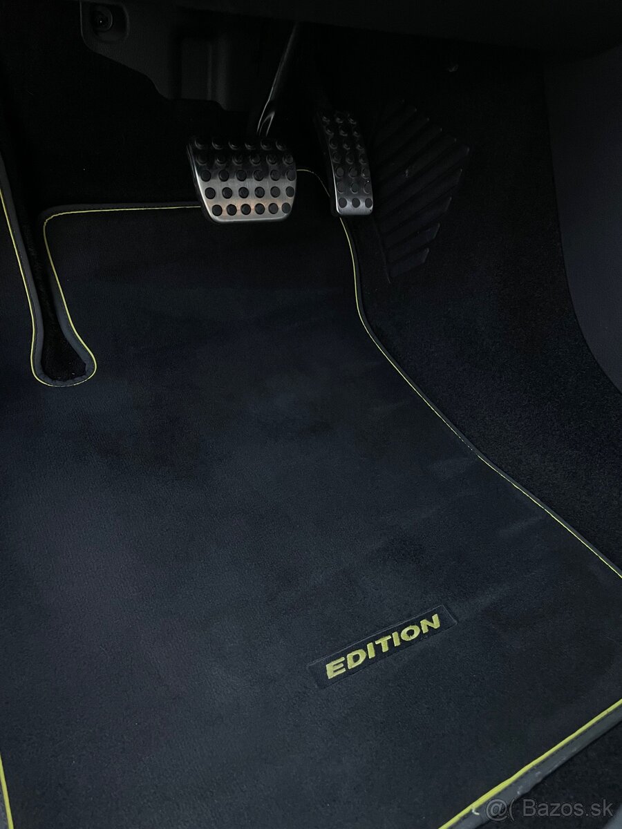 Mercedes Benz A 250 hatchback - 19