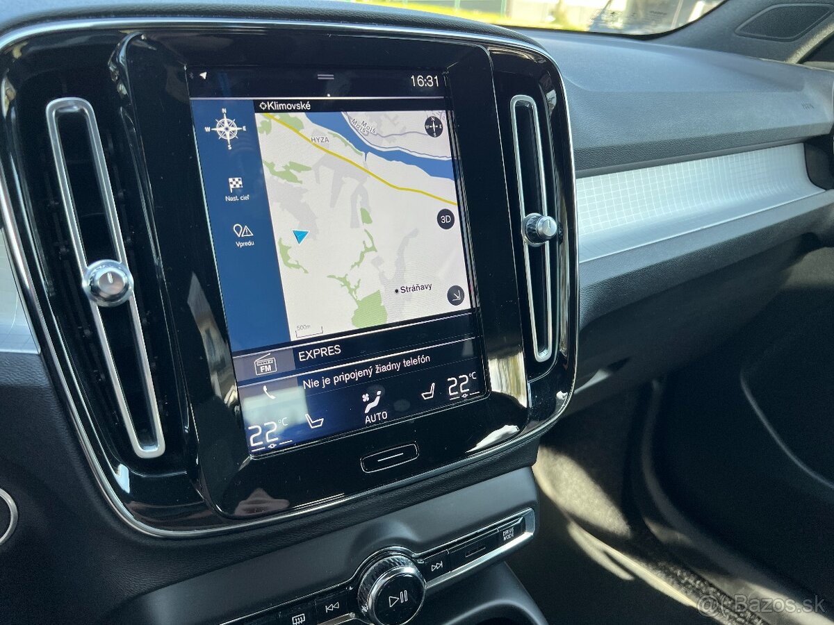 Volvo XC40 D3 Momentum A/T -- 2020 - - 19