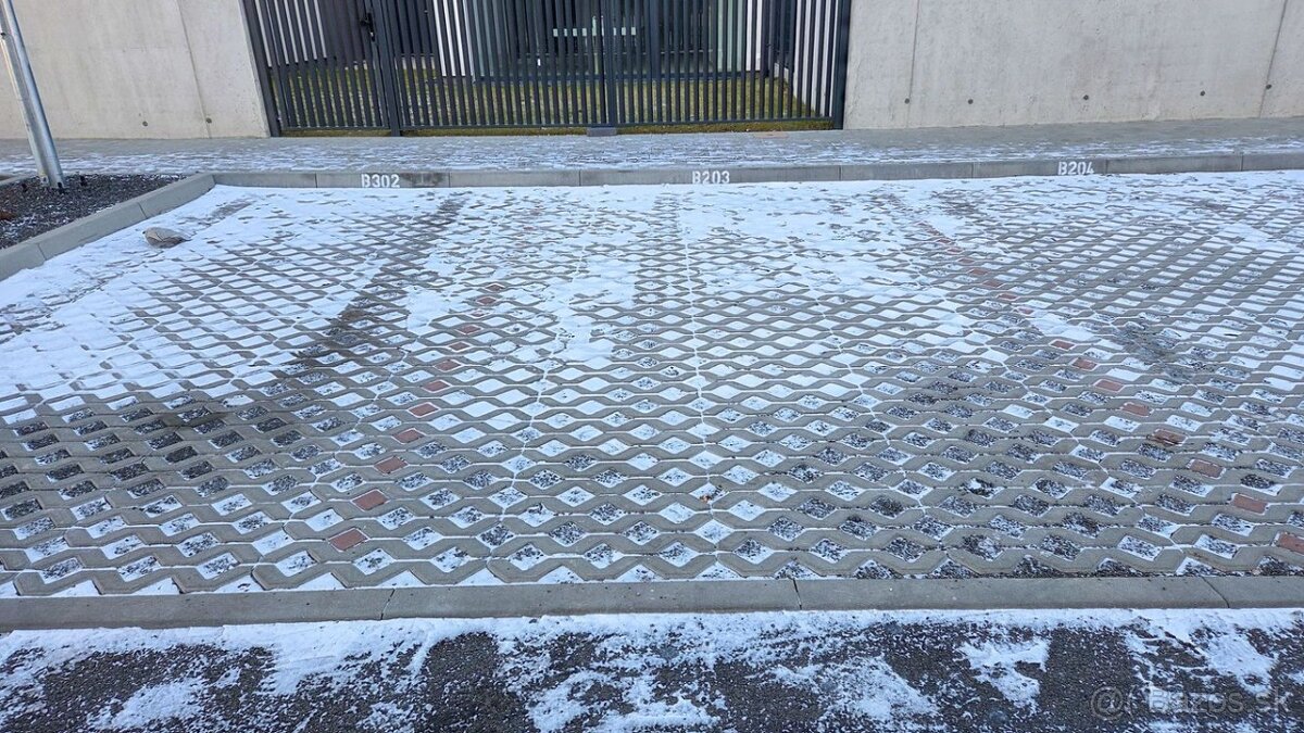 3 izbový holobyt s terasou 35 m2, Nové nábrežie, Poprad - 19