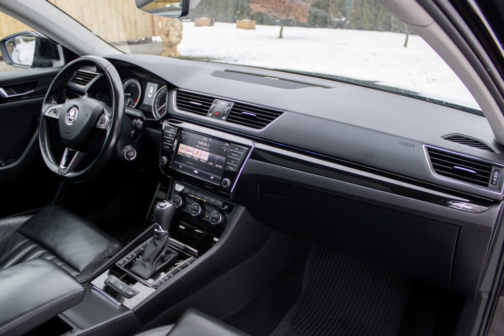 Škoda Superb 2.0 TDI L&K DSG - 19