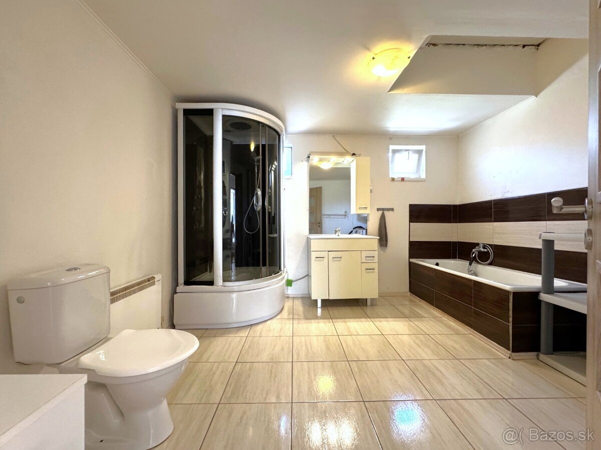 Veľký dvojgeneračný RD s bazénom v obci Petrova Ves - 19