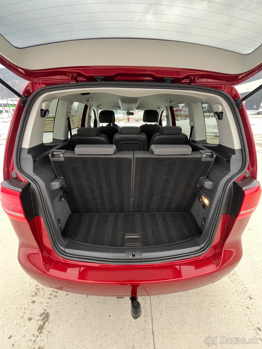 VW Touran 2.0TDI 7miest,Ťažné,Servis VW - 19