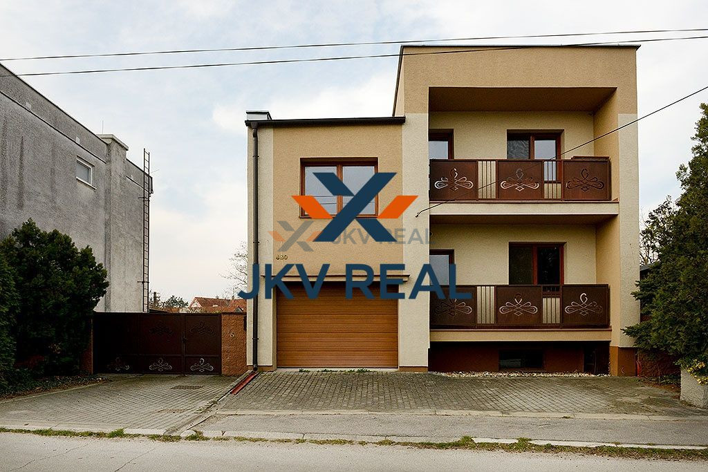 4 izbový rodinný dom s garážou v tichej lokalite - 19