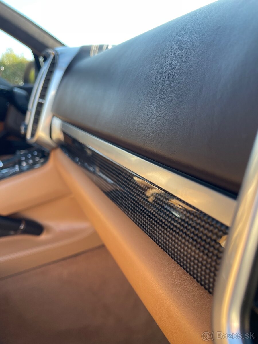 Porsche Cayenne Turbo - 19