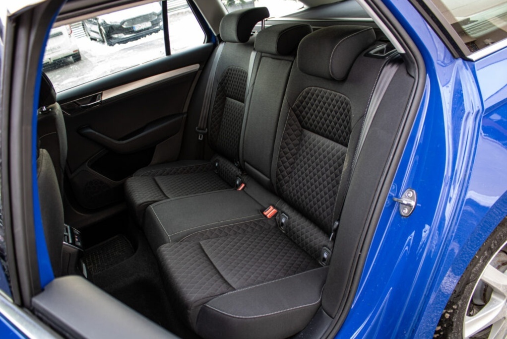 Škoda Superb Combi 2.0 TSI Ambition DSG - 19