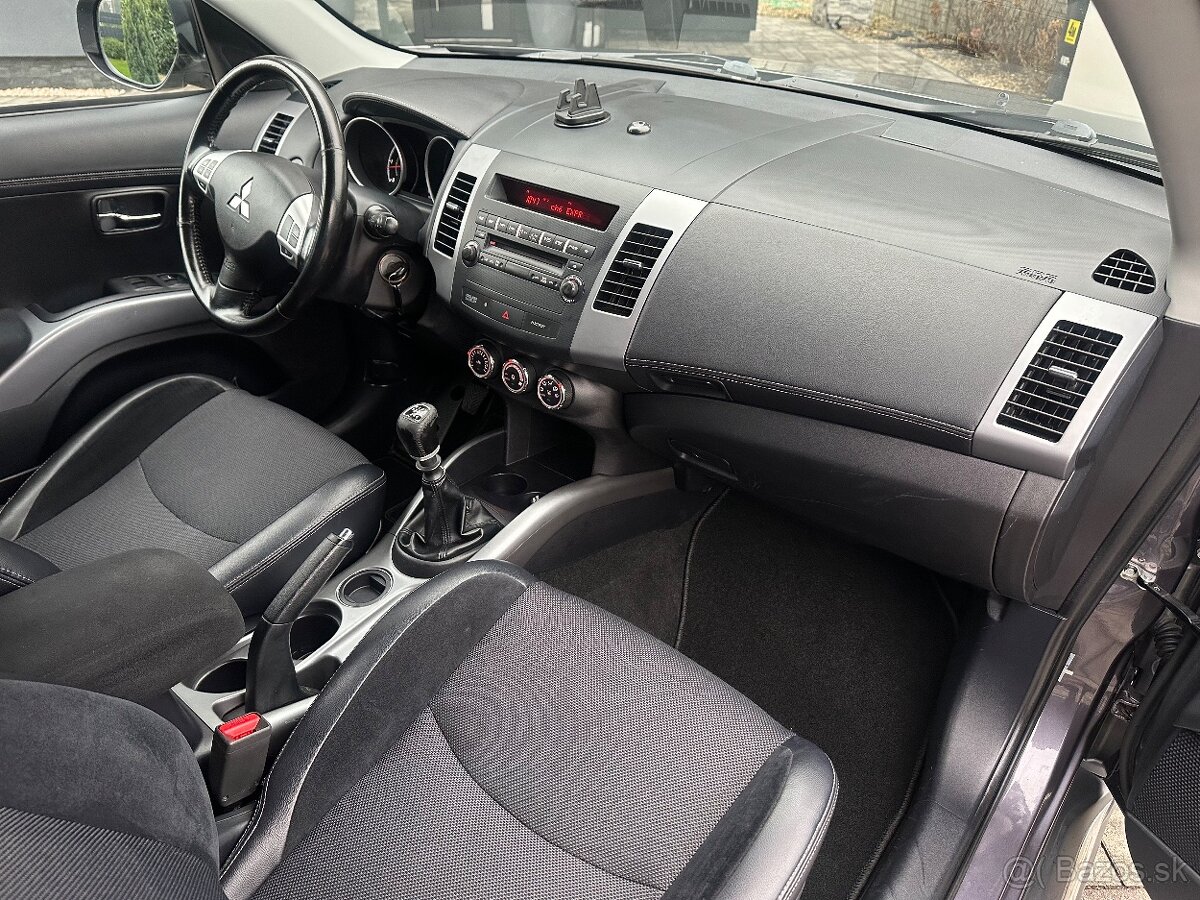 Mitsubishi Outlander 2.2 DI-D 130kw 2012 Klima BI-XENON PDC - 19