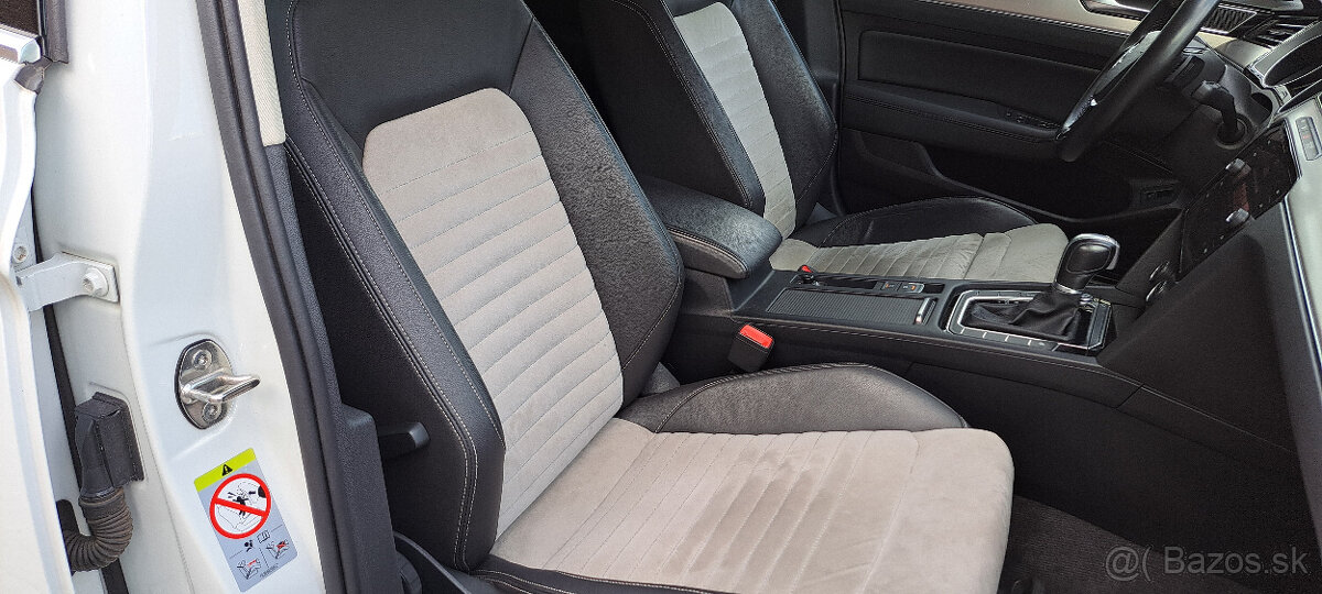Volkswagen Passat Variant 2.0 TDI BMT R-Line Highline - 19