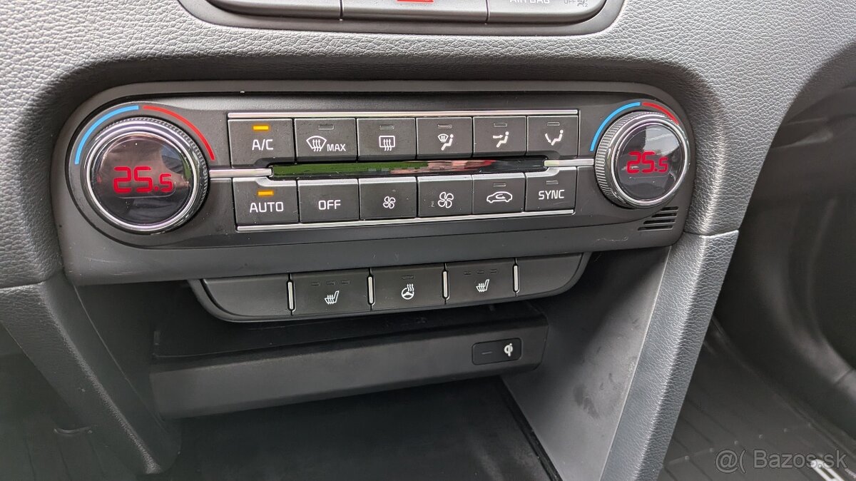 Kia PROCEED 1,5 T-GDI M6 GT-LINE - 19
