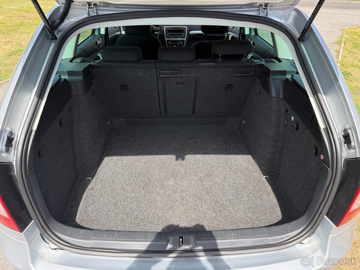 Škoda Octavia Combi 1.6 TDI Ambiente (2012, 168.000km) - 19