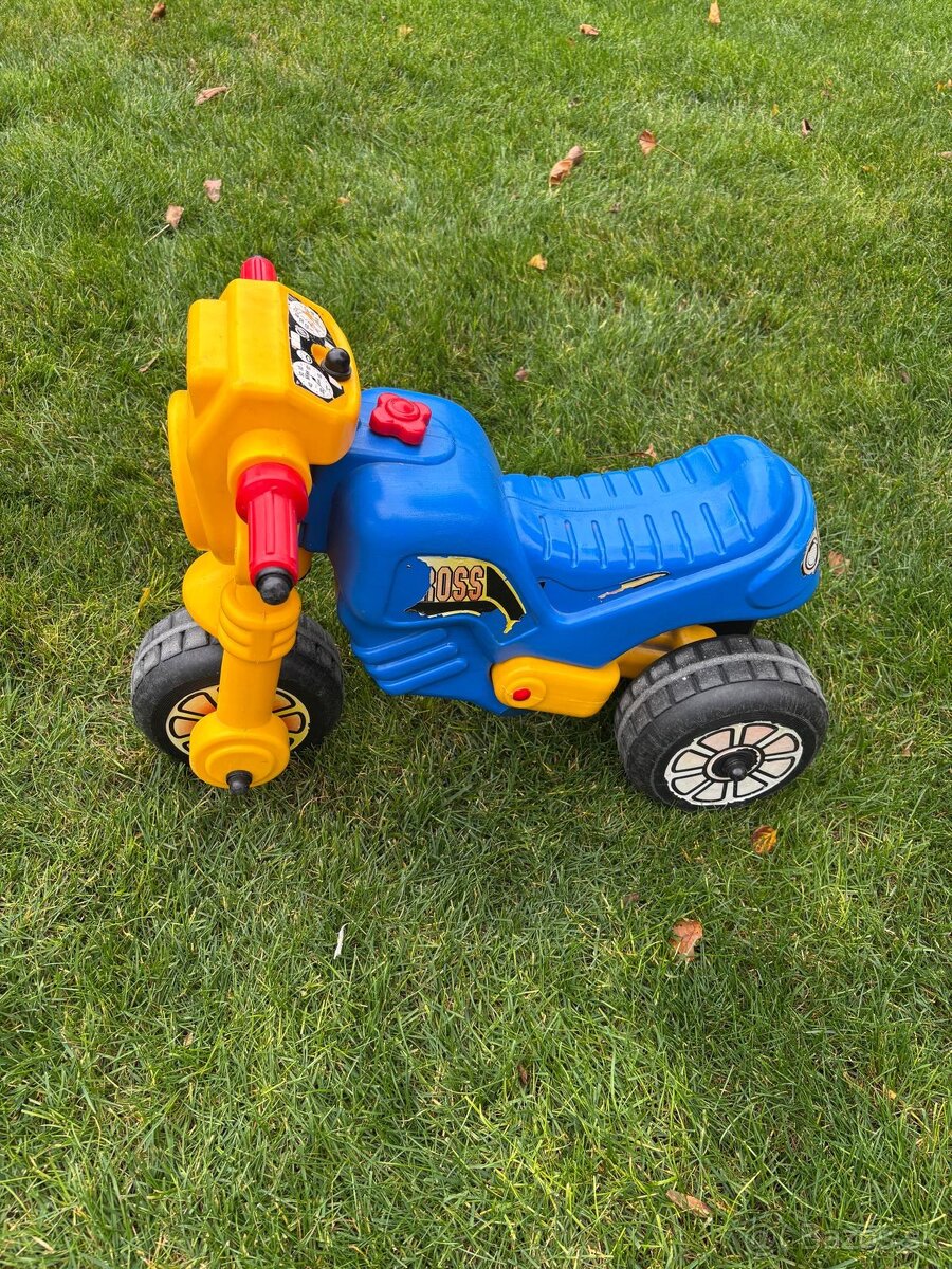 Lyže, palice, bicykle, nosič - 19