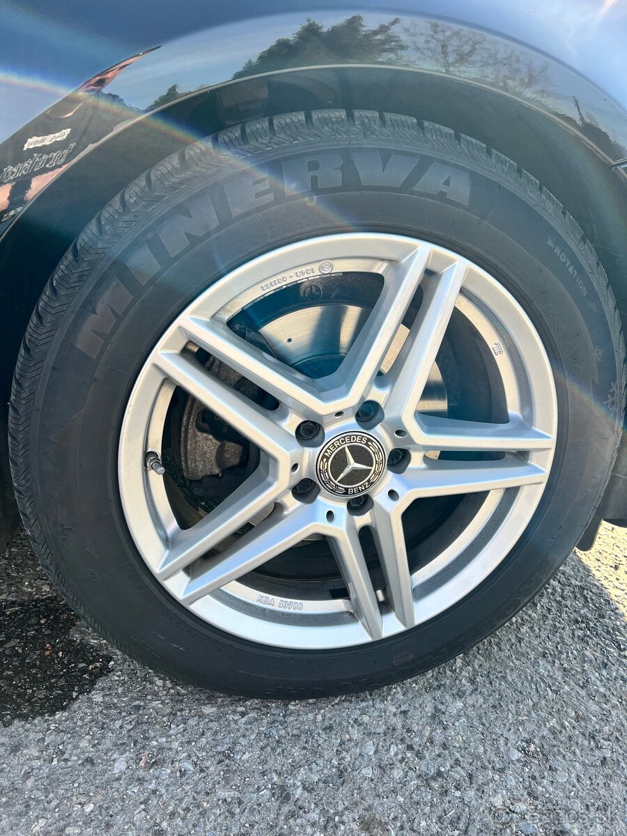 Mercedes-Benz E - 19