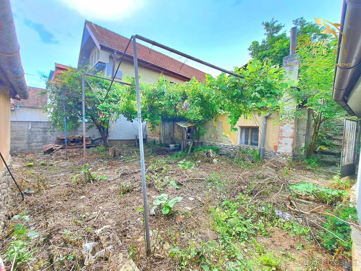 REZERVOVANÉ / Domček s veľkým potenciálom - 19