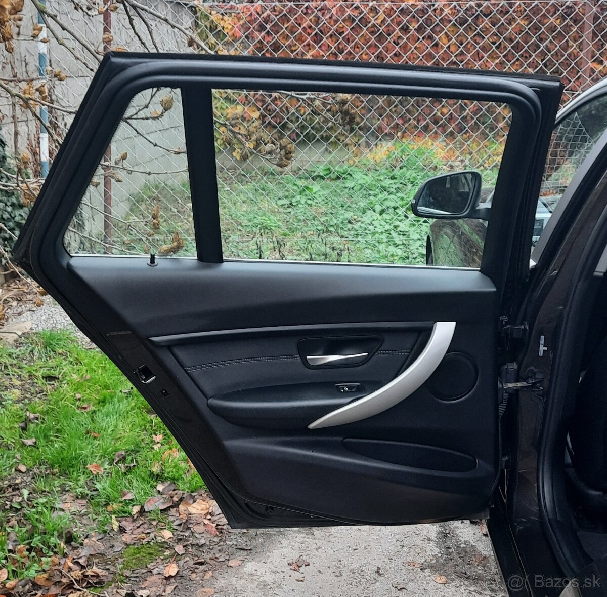 Predám BMW Rad 3 Touring 320d EDynamics Edition Luxury Line - 19