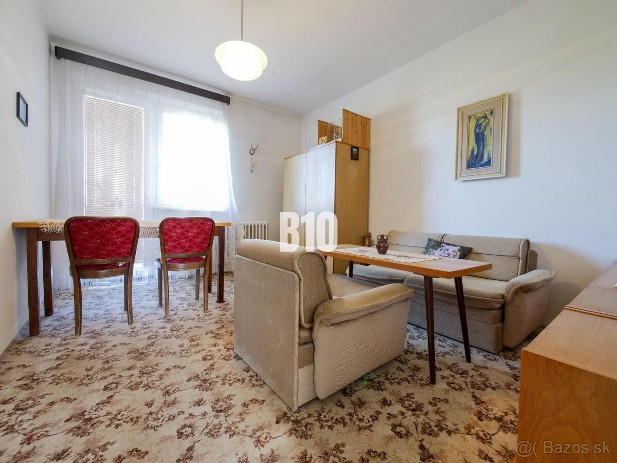 Rodinný dom s nádherným 8 árovým pozemkom na Kamennej ulici - 19