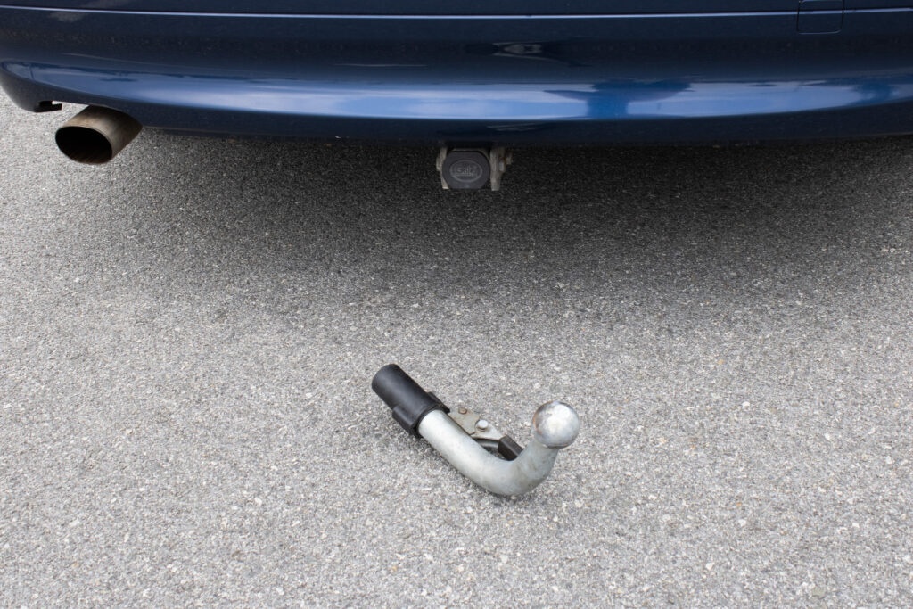 BMW 318i (E90) z roku 2005 - 19