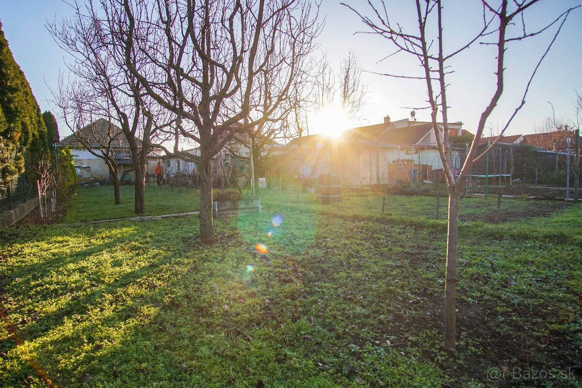Rodinný dom s garážou na ul. Pod kopcom, Nové Zámky, 649m2 - 19