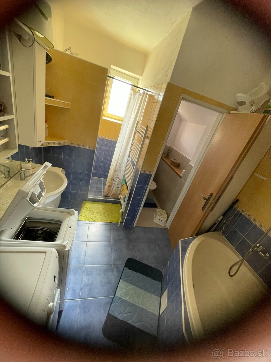 Zrekonštruovaný rodinný dom pripravený na nasťahovanie - 19