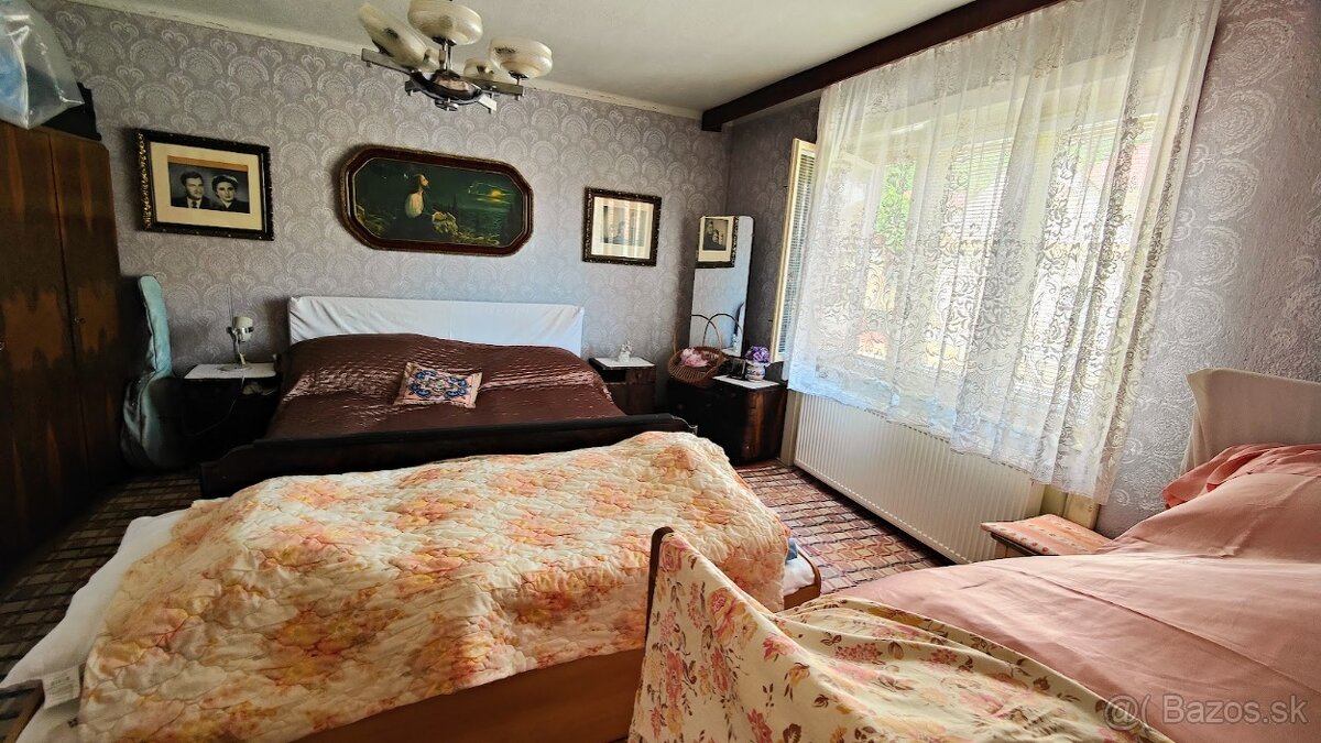 Uhorské: Dom s Príbehom, Charizmou a krásnym Pozemkom - 19