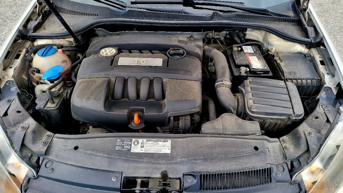 Volkswagen Golf 1.6-75kw Trendline DSG - 19