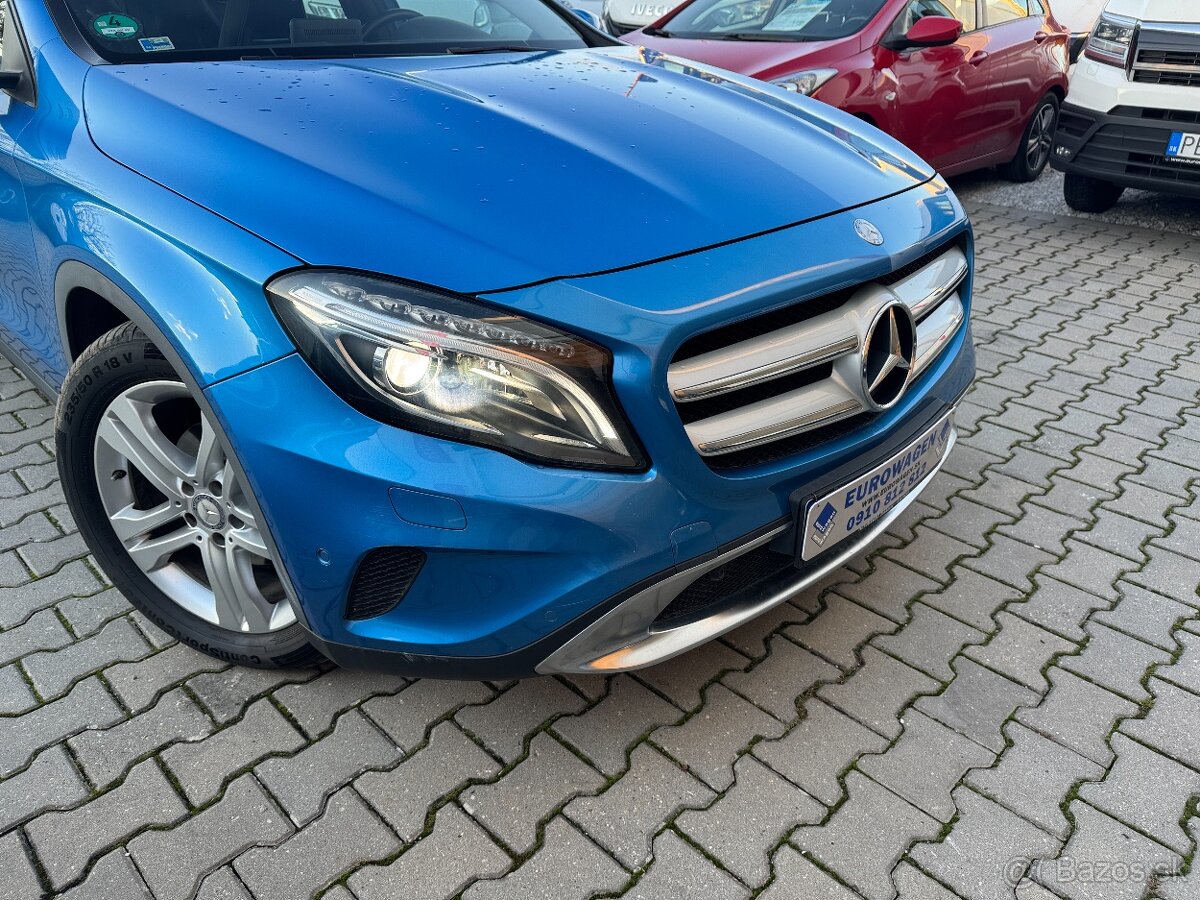 Mercedes-Benz GLA 200 d 4MATIC A/T - 19