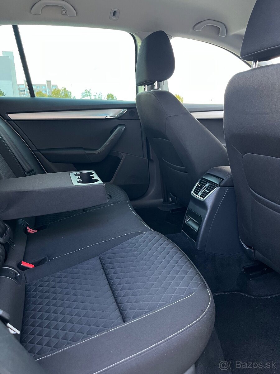 Škoda Octavia 3 2.0TDI DSG COMBI DRIVE - 19