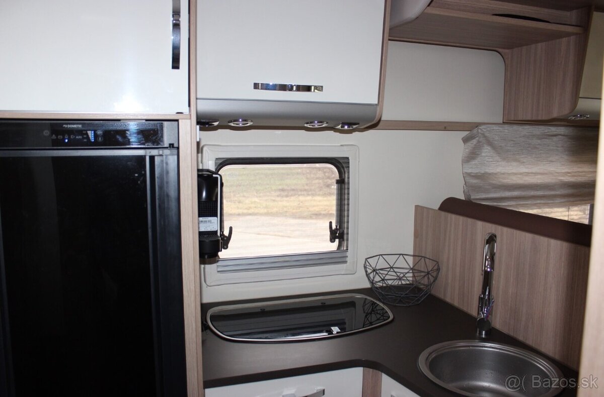 Burstner IXEO 710 TOP STAV - 19